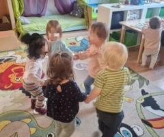 Kinderbetreuung,  Tagesmutter, Kinderkrippe